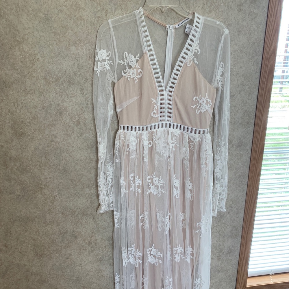 White lace dress
